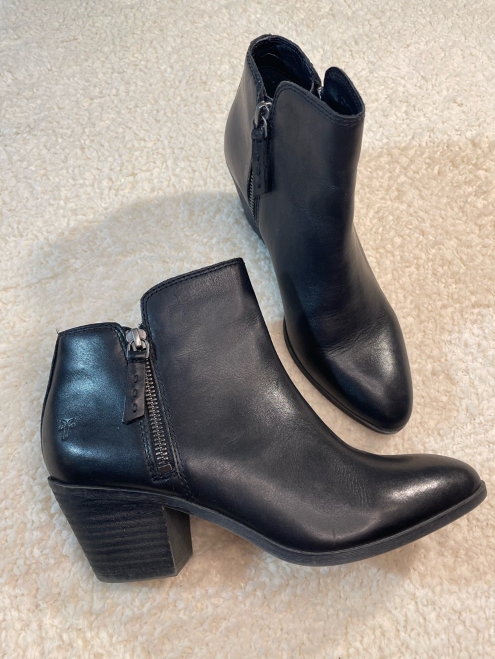 Frye Judith Zip Black Leather Boot Size 6.5